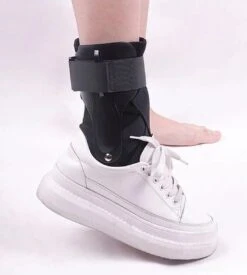 Dunimed Enkelbrace Max -Merkloos Winkel 1076x1200 9