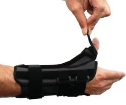 Thuasne Ligaflex Manu Duimbrace / Polsspalk - 3 - Rechts - Zwart -Merkloos Winkel 1200x1001 11