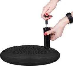 Wiebelkussen + Pomp - Balanskussen - Balansbord - Volwassenen En Kinderen - Met Pomp - 34CM - Black -Merkloos Winkel 1200x1073 1