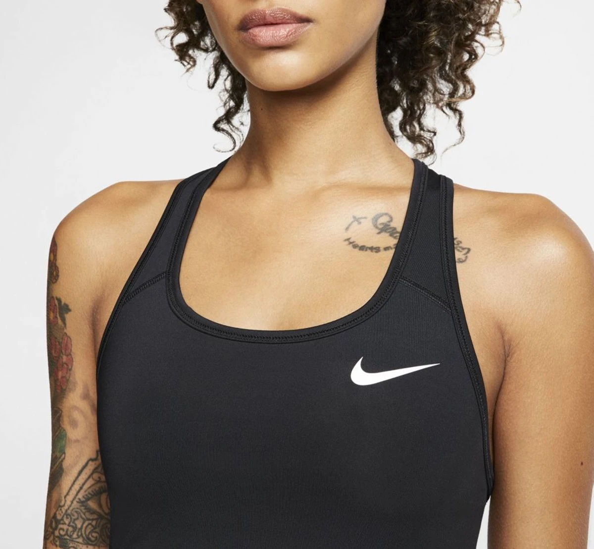 Nike W NK DF SWSH BAND NONPDED BRA Dames Sportbeha - Maat L 6 Nike W NK DF SWSH BAND NONPDED BRA Dames Sportbeha - Maat L - Afbeelding 4