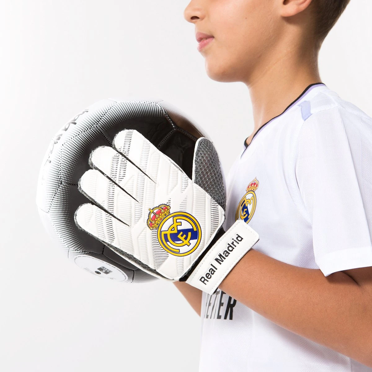 Real Madrid Keepershandschoenen - Keepershandschoenen Kinderen - Maat 7 3 Real Madrid Keepershandschoenen - Keepershandschoenen Kinderen - Maat 7