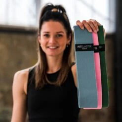 FITELASTIX® Premium Booty Band Set - Anti-Slip - Voor Elk Niveau - Ultra Comfort - Sport Elastiek Banden - Booty Bands - Weerstandsbanden Set - Resistance Band - Inclusief Opbergzakje - 3 Stuks - Licht/Medium/Zwaar - Roze/Blauw/Groen -Merkloos Winkel 1200x1200 3345