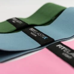 FITELASTIX® Premium Weerstandsbanden Set Compleet - Full Body - Voor Elk Niveau - Ultra Comfort - Sport Elastiek Banden - Booty Band Set - Resistance Band Set - Fitness Elastiek Set - 4 Stuks - Inclusief Opbergzakje - Roze/Blauw/Groen/Zwart -Merkloos Winkel 1200x1200 3394