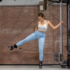 ZEUZ® Barbell Pad & 2 Stuks Enkelband Straps Fitness Set – Ankle Cuff Strap & Nekbeschermer – Zwart 25 ZEUZ® Barbell Pad & 2 Stuks Enkelband Straps Fitness Set – Ankle Cuff Strap & Nekbeschermer – Zwart -Merkloos Winkel 1200x1200 4968