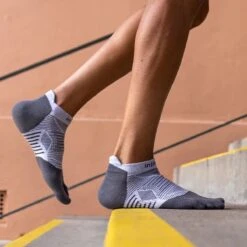 Injinji Run Light No-Show Coolmax Teensok 261110 Gray S=37-40 -Merkloos Winkel 1200x1200 5939