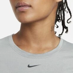 Nike W NK ONE DF SS SLIM TOP Dames Sportshirt - Maat S 8 Nike W NK ONE DF SS SLIM TOP Dames Sportshirt - Maat S -Merkloos Winkel 1200x1200 629