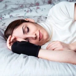 Premium Polsbrace Rechts Zwart One Size - Neopreen Polsbandage - Polssteun Voor Carpale Tunnel Syndroom -Merkloos Winkel 1200x1200 6444