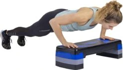 RS Sports Aerobic Fitness Stepper L Compact Step L 3 Hoogtes -Merkloos Winkel 1200x678 6