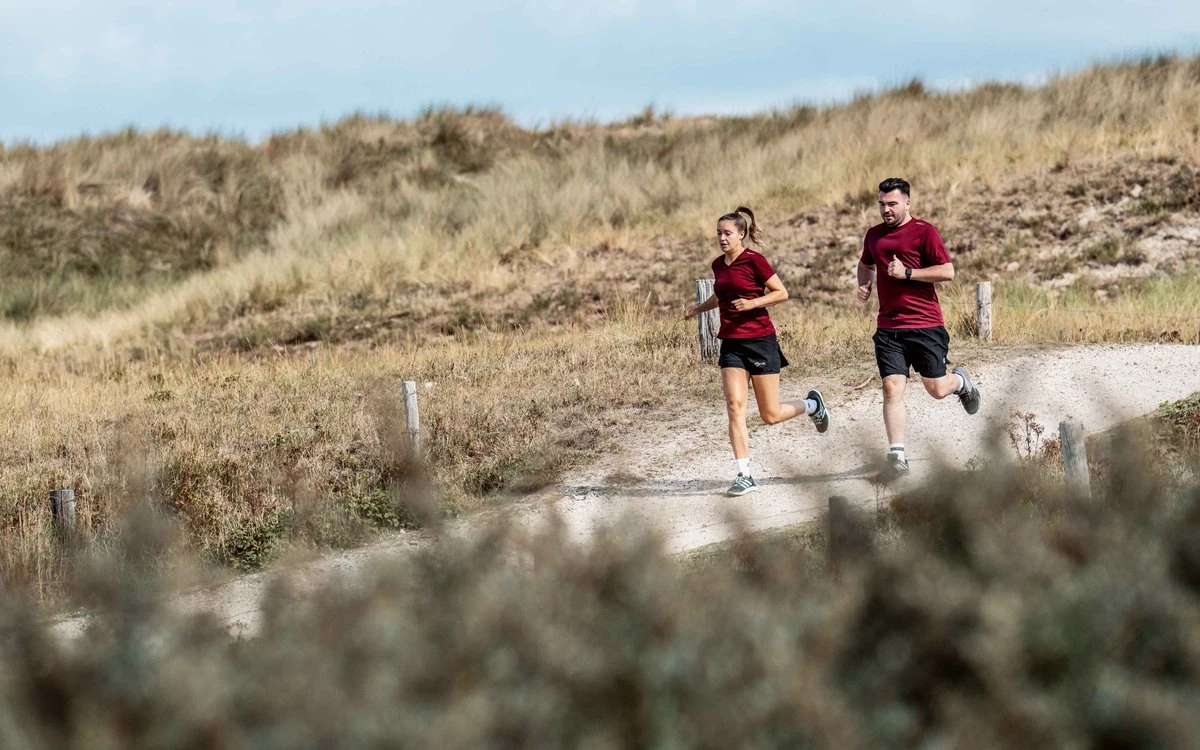 Rogelli Promo - Sportshirt - Dames - Maat M - Bordeaux 4 Rogelli Promo - Sportshirt - Dames - Maat M - Bordeaux - Afbeelding 2