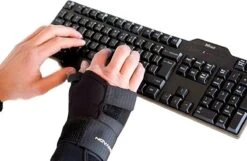 Novamed Duimbrace / Polsspalk Rechts -Merkloos Winkel 1200x783 13