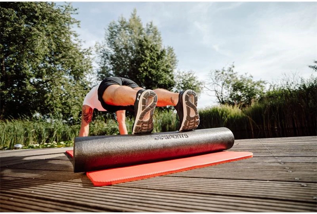 ScSPORTS® Foam Roller - Pilates Rol - Zwart - 90 X 15 Cm - Yoga Roller 4 ScSPORTS® Foam Roller - Pilates Rol - Zwart - 90 X 15 Cm - Yoga Roller - Afbeelding 2