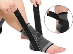 Enkelband - Voet Bandage - Ondersteuning - Voorkomen - Blessures - Enkelbrace - Steun - Sport - Comfortabel - Ankle Bandage - Verstelbaar - One Size