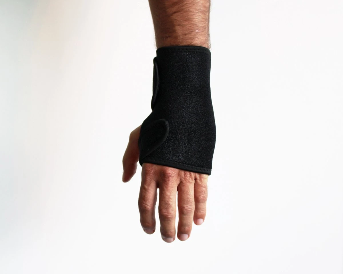 Polsbrace - Polssteun - Rechts - Universele Deluxe Carpaal Tunnel Syndroom Polsbrace - Zwart 4 Polsbrace - Polssteun - Rechts - Universele Deluxe Carpaal Tunnel Syndroom Polsbrace - Zwart - Afbeelding 2