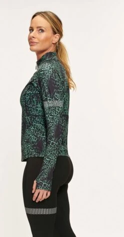 Active Panther Julia Zip Leo Top In De Kleur Groen, Dames Loopshirt Sport Training Shirt Met Lange Mouwen, -Merkloos Winkel 628x1200 4