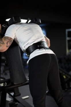 Reeva Zwart Lederen Carbon Powerlift Riem - Lever Belt - Maat M - Lever Belt Geschikt Voor Crossfit, Powerlifting, Fitness En Bodybuilding - Lifting Belt Voor Heren En Dames -Merkloos Winkel 800x1200 238