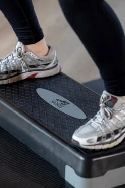 AJ-Sports Fitness Step - Stepper - Aerobic Step - Stepbank - Verstelbaar - Fitness Step - Stepper Fitnessapparaat - Workout - Fitness 16 AJ-Sports Fitness Step - Stepper - Aerobic Step - Stepbank - Verstelbaar - Fitness Step - Stepper Fitnessapparaat - Workout - Fitness -Merkloos Winkel 800x1200 307