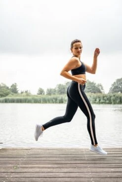 Avento Runningbroek Dames - Reflective Stripe - Zwart/Zilver - 40 18 Avento Runningbroek Dames - Reflective Stripe - Zwart/Zilver - 40 -Merkloos Winkel 803x1200 19