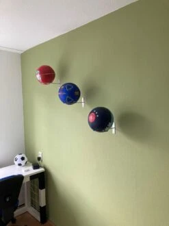 Balhouder Met Muurplaat. Deze Voetbal Houder Heeft Een Ring Met Een Diameter Van 12cm. -Merkloos Winkel 899x1200 22