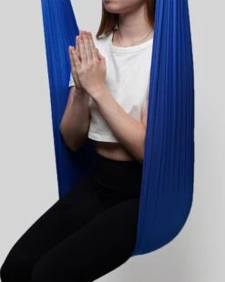Therapeutische Hangmat YOGA ICON | Aerial Yoga | 280*150cm | Blauw | Inclusief Handige Draagtas En 1 Plafondhaak | Workout | Training En Ontspanning | -Merkloos Winkel 956x1200 19