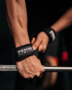 Breaking Limits Lifting Straps + Wrist Wraps Bundel | Fitness, Crossfit & Krachttraining | Zwart 20 Breaking Limits Lifting Straps + Wrist Wraps Bundel | Fitness, Crossfit & Krachttraining | Zwart -Merkloos Winkel 959x1200 45