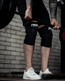 Thor Athletics - Knee Sleeves Zwart - 7MM - Krachttraining Accessoires - Powerlifting - Bodybuilding - Squat - Maat (L) 10 Thor Athletics - Knee Sleeves Zwart - 7MM - Krachttraining Accessoires - Powerlifting - Bodybuilding - Squat - Maat (L) -Merkloos Winkel 960x1200 178